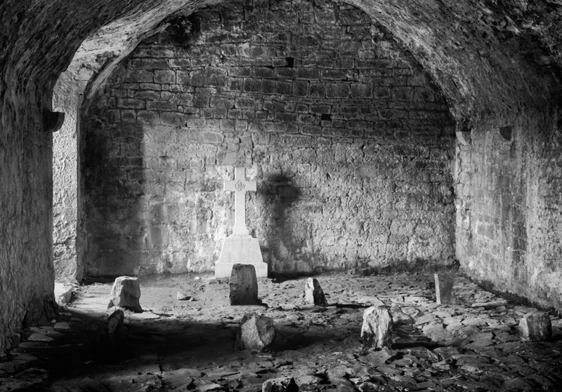 Ron Rosenstock, Burial Stones at Quin Abbey - The Culturium